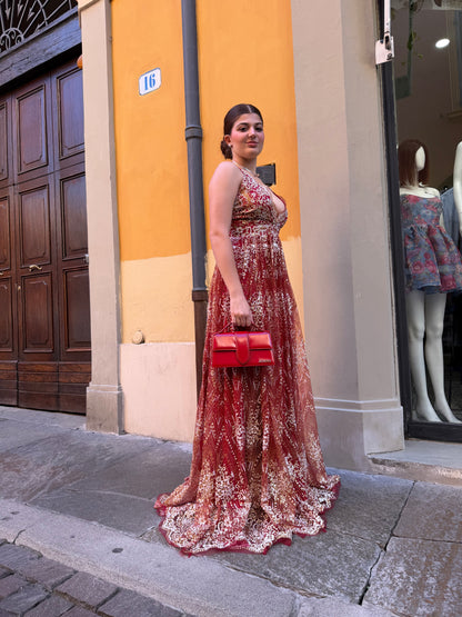 Abito lungo con stampa color vino e schiena incrociata