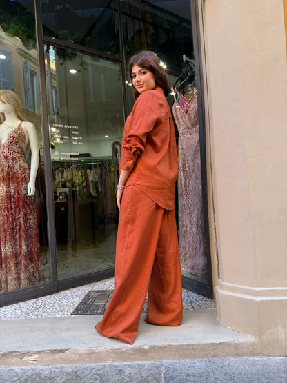 Completo camicia e pantaloni