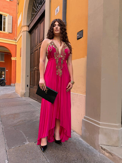 Abito kimono lungo fucsia con ricami gioiello e scollo profondo