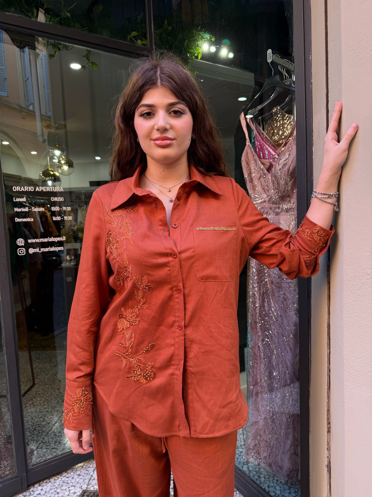 Completo camicia e pantaloni