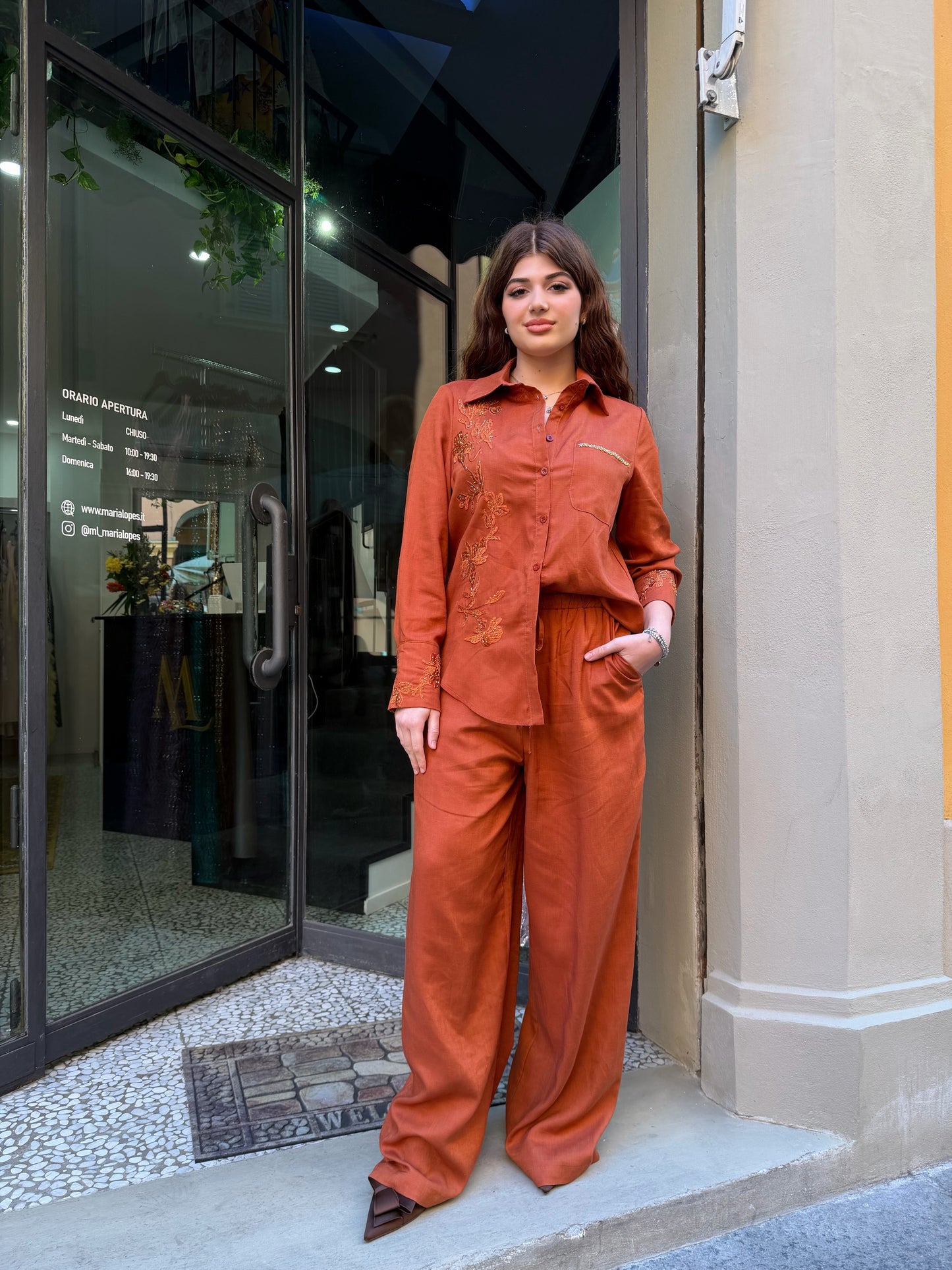 Completo camicia e pantaloni