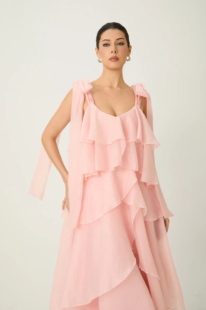 Questo vestito maxi rosa a balze