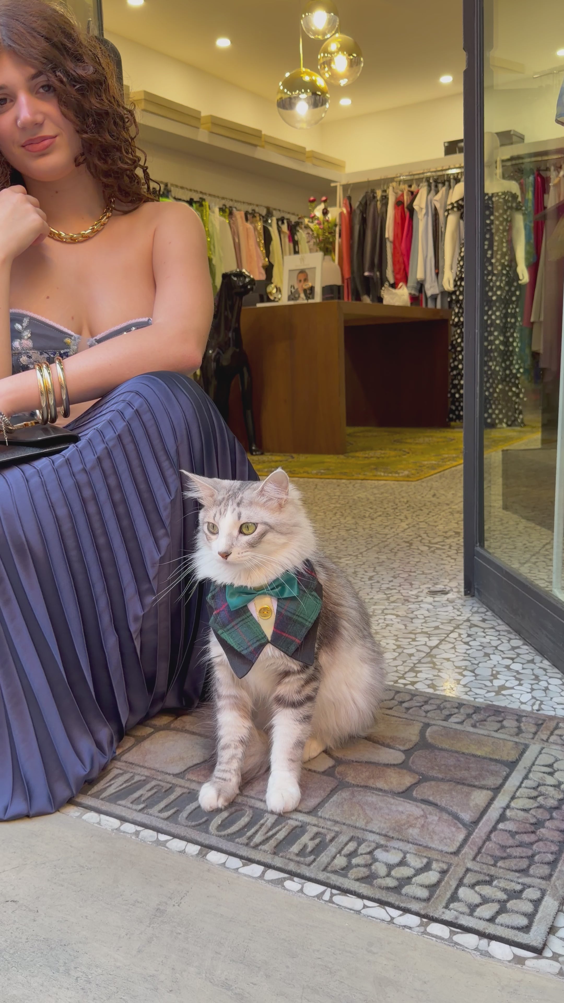 Carica il video: 